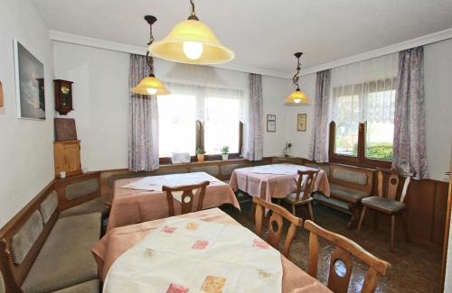 Kapfing Apartment | Vintage Apartment in Fügen near Ski Area