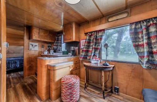 Spicewood House | Vintage Camper Amazingly Equipped Great for a Unique Getaway in Texas