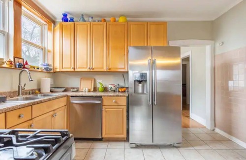 West Ridge Apartment | Vintage Chicago Gem: The Rockwell Retreatn