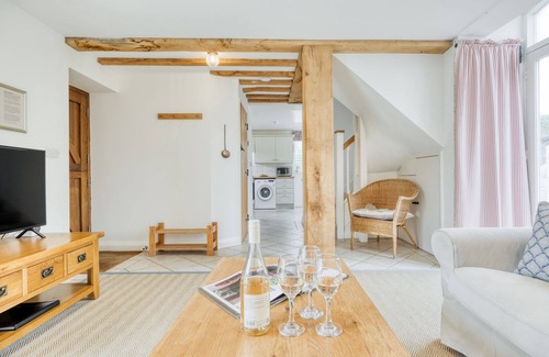 Shellingford Cottage | Vintage Family Barn Conversion near Faringdon - Punch Barn