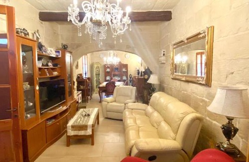 Qormi Bed & Breakfast | Vintage Farmhouse