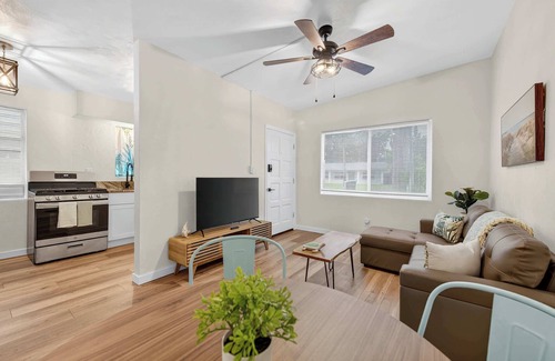 Port Orange Apartment | Vintage Florida Retreat - Pet-friendly, steps from riverfront