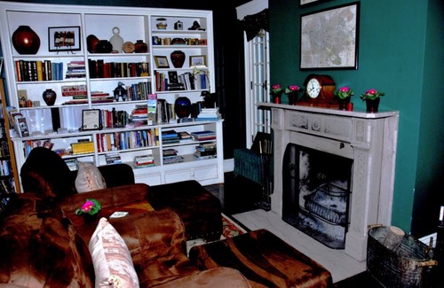 Newark Bed & Breakfast | Vintage Gardens Bed & Breakfast