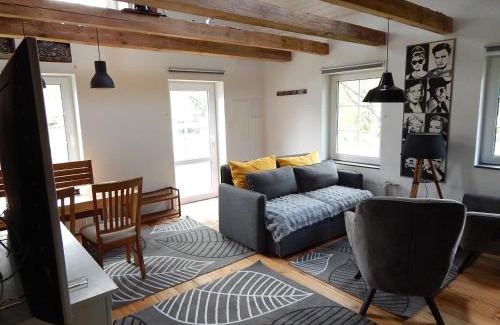 Amt Neuhaus House | VINTAGE HOUSE Ferienwohnung LANDHAUS LAAVE
