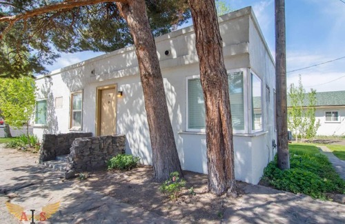 Twin Falls Villa | Vintage Idahoan