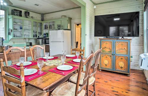 New Roads House | Vintage Louisiana Vacation Rental Home