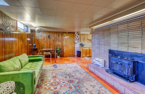 Bel Aire House | Vintage Luxury W/Spa, Huge Yard Near Red Rocks and City