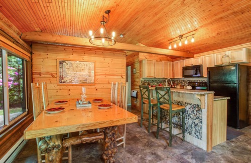 Belfair Cabin | Vintage Mid-Century Modern Lakefront Log Cabin