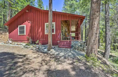 Coffee Creek Cabin | Vintage Pines Cabin- A Northern California Retreat!