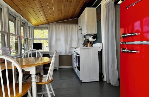 South Haven Cabin | Vintage Retreat - Cabin 5