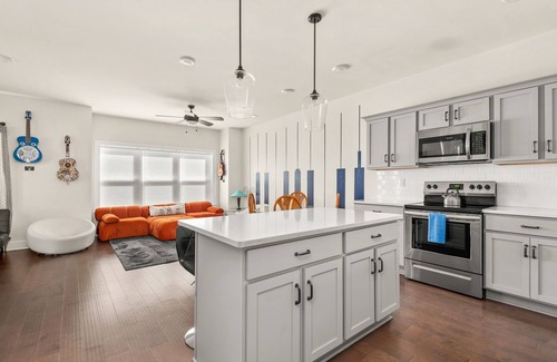 Nashville House | Vintage Retreat Near Airport and Downtown Nash!