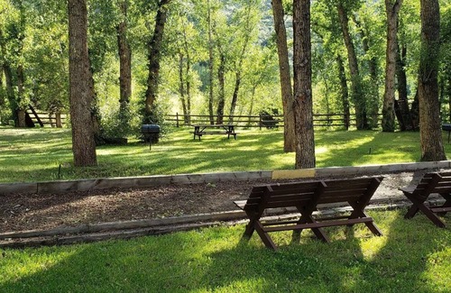 Salida Cabin | Vintage TATA River Cabin: Shavano Cabin
