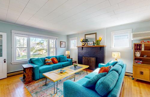 Manistee House | Vintage Vacation Villa