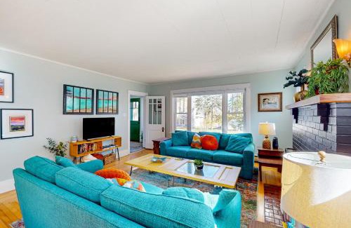 Manistee House | Vintage Vacation Villa