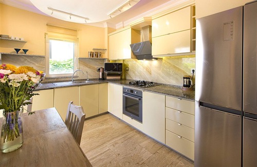 Geris Villa | Vintage Villa with your own private pool, stunning rooftop bar & hot tub
