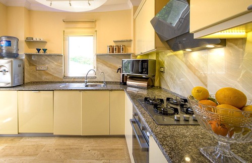 Geris Villa | Vintage Villa with your own private pool, stunning rooftop bar & hot tub