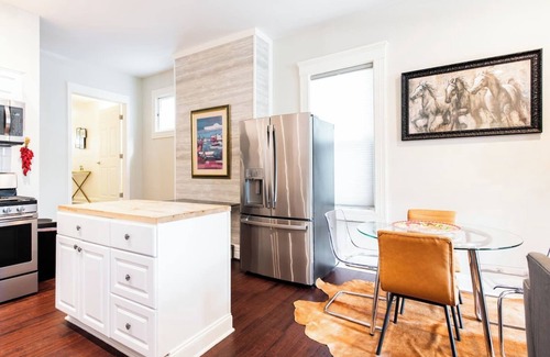 Germantown Apartment | Vintage yet Modern Highlands home! Walk to venues!