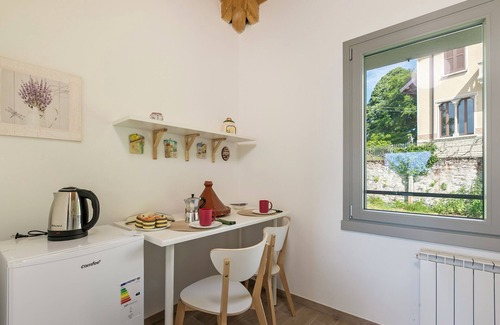 Arcumeggia Apartment | Viola Apartment, Casalzuigno, Italy