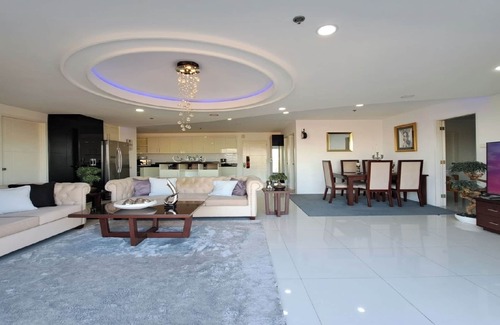 Balibago Apartment | VIP 2Bedroom Penthouse-Kandi Palace 155sqm with Jacuzzi
