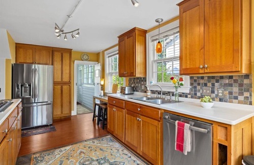 Madison Other | VIP Brewery Manor, Sleeps 10, Private Hot Tub