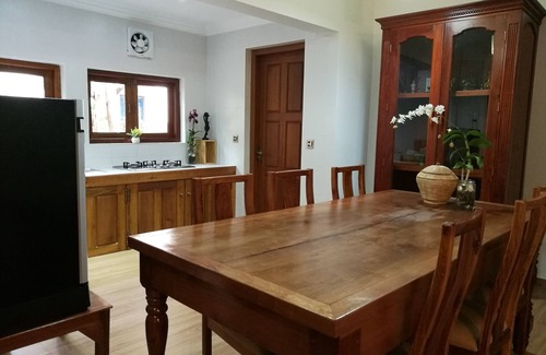 Sangkat Sla Kram Villa | VIP PRIVATE 3 BEDROOM VILLA IN TOWN