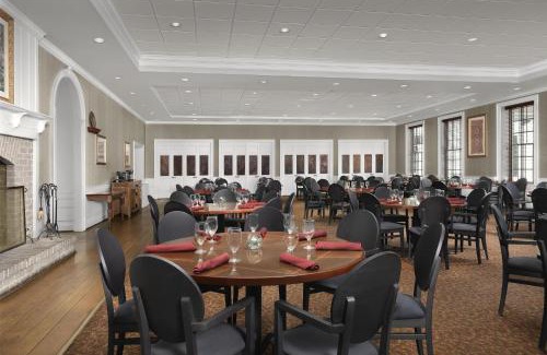 Glen Allen Hotel | Virginia Crossings Hotel, Tapestry Collection by Hilton