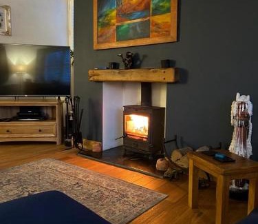 Richmond House | Virginia House A Contemporary Cosy Period Cottage
