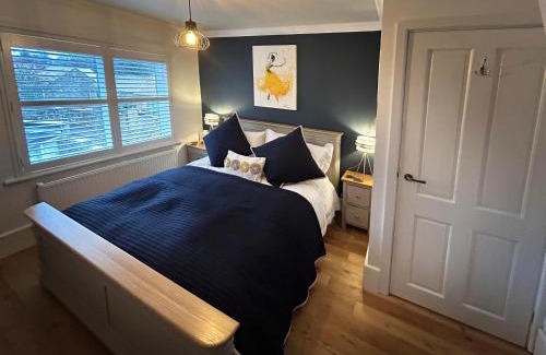 Richmond House | Virginia House A Contemporary Cosy Period Cottage
