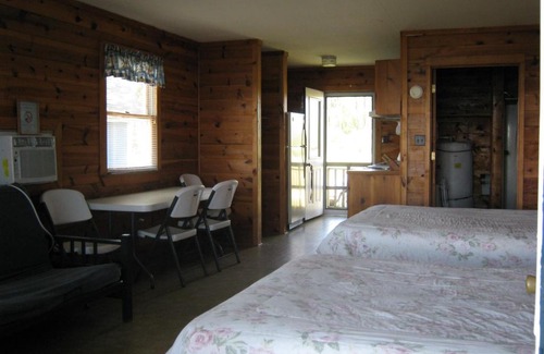 Quinby Resort | Virginia Landing Camping Resort Cabin 17