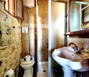 Kastellos Apartment | Virginia - Peaceful Traditional House