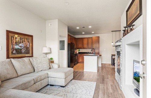Silvercreek Condo | Visit Granby Ranch, RMNP, & Grand Lake! Close to hiking, fishing, golf, & more!
