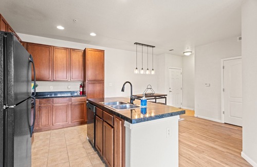Silvercreek Condo | Visit Granby Ranch, RMNP, & Grand Lake! Close to hiking, fishing, golf, & more!
