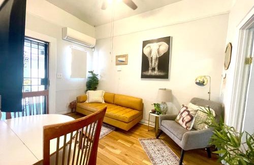 Wilshire Apartment | Visit Heart of LA Charming Bungalow