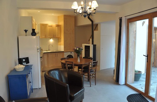 Sannois Cottage | visit Paris while enjoying the calm of a garden