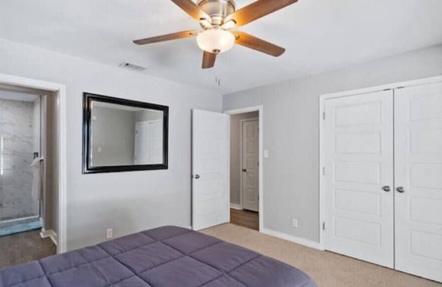 Lago Vista House | Visit the Lake from a Modern Retreat! 4BR 3BA w/ Huge Lot & Trailer Parking