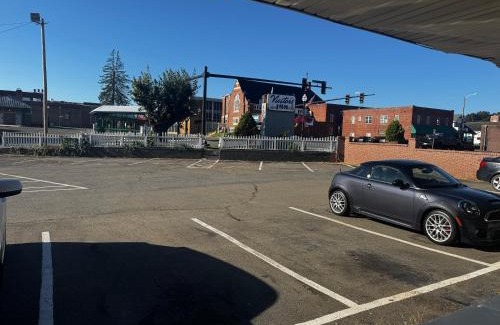 Galax Hotel | Visitors Inn