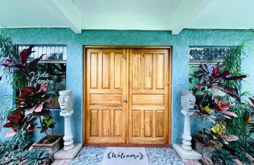 Ciudad Colon Bed & Breakfast | Vista Canyon Inn