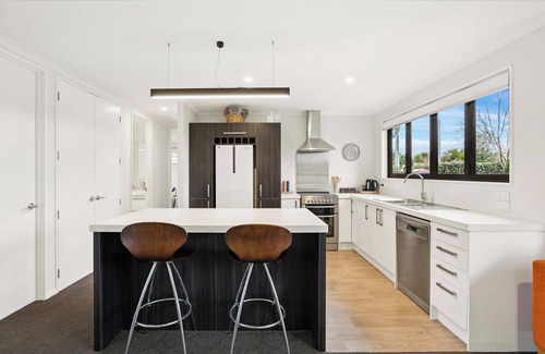 Bannockburn House | Vista Haven - Bannockburn Holiday Home