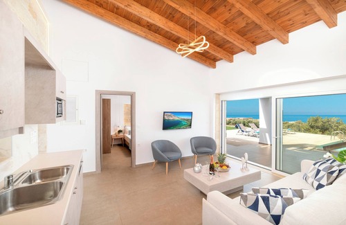Filaki Villa | Vista Mare Grand Heated Pool