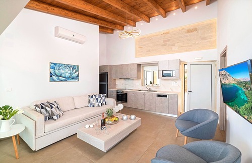 Filaki Villa | Vista Mare Grand Heated Pool