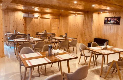 New Manali Apartment | Vista Resort Near Mall Road Manali - Centrally Heated & Air Cooled