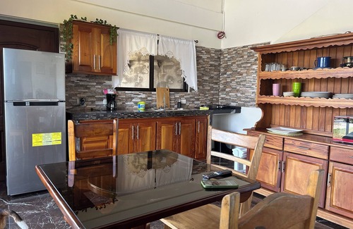 Esparza House | Vista Verde