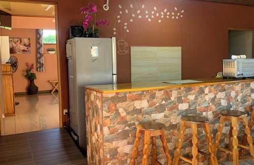 Esparza Apartment | Vista Verde en el Pacífico a 1 Kilómetro de la Carretera Interamericana