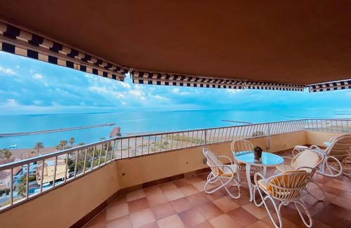 La Pobla de Farnals Apartment | Vistas únicas al mar en primera linea