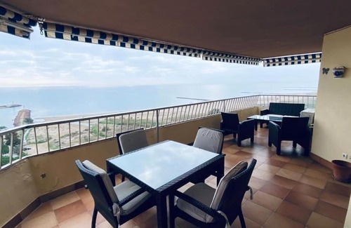 La Pobla de Farnals Apartment | Vistas únicas al mar en primera linea