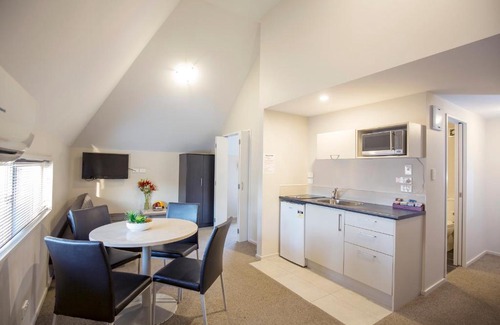 Upper Riccarton Hotel | Vita Nova Motel
