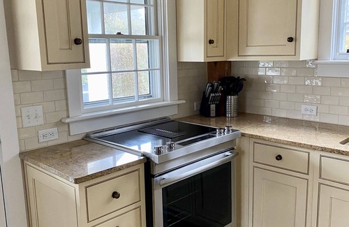 Nantucket Town Cottage | "Vitamin Sea" - Beautiful cottage in downtown Nantucket with off-street parking!
