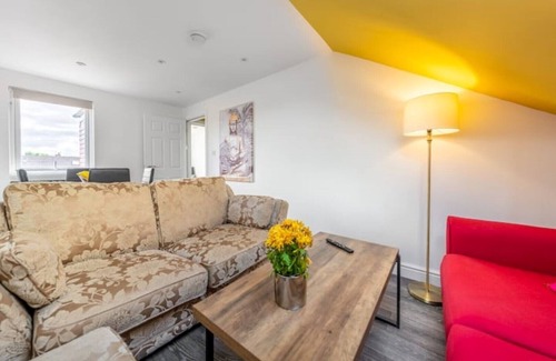 Southall Broadway House | Viti Levu House