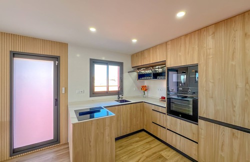Santa Susanna Apartment | Vivalidays Henry- Santa Susanna