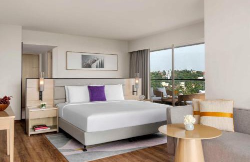Caranzalem Hotel | Vivanta Goa, Miramar